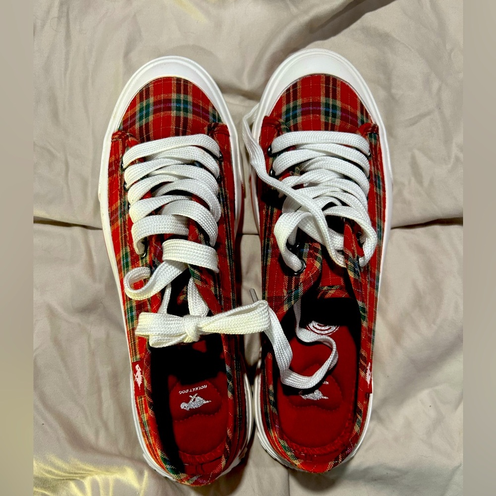 Rocket Dog shoes NWOB